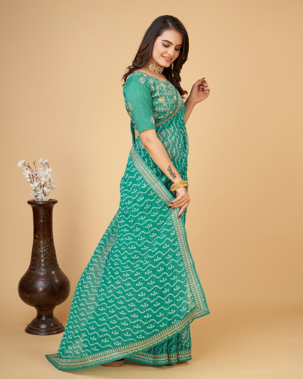 Yashodhara Bandhni print with Zari embroidery work lace Saree Green - Yashodhara Lifestyle