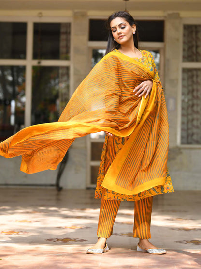 Pure Cotton Handblock Printed Yellow Suit Set - Yashodhara Lifestyle